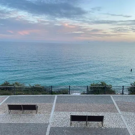 Sea View Apartment *